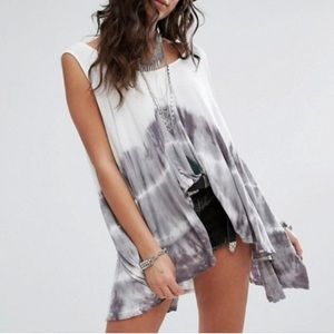 Free People Sebastián tank. Small. White and gray ombré tie dye.